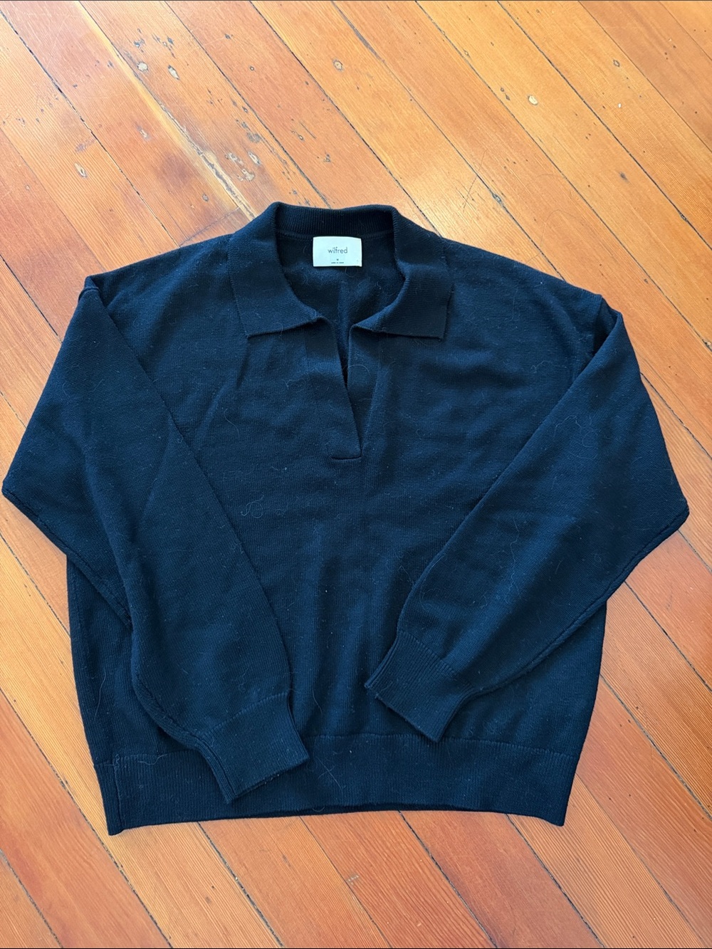 Aritzia Black V-Neck Collar Sweater